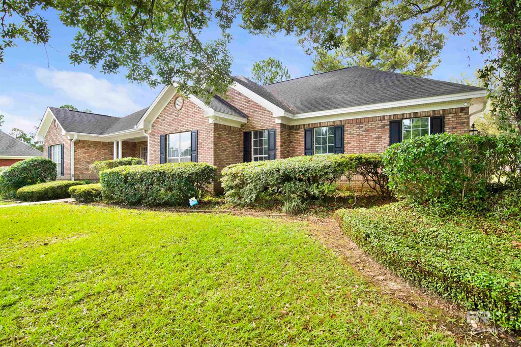 302 Lake Ridge Drive, Fairhope, AL 36532