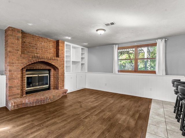 2760 Sunray LANE, Howard, WI 54313