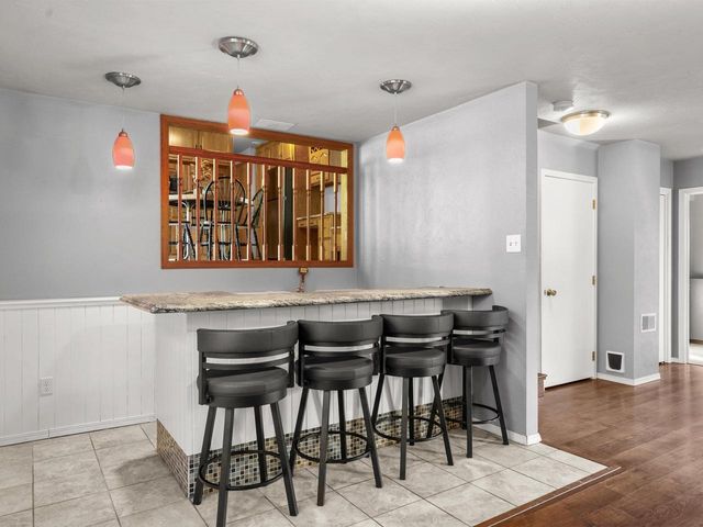 2760 Sunray LANE, Howard, WI 54313