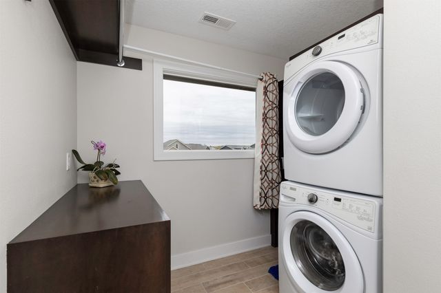 1416 NW Pine View Circle, Ankeny, IA 50023