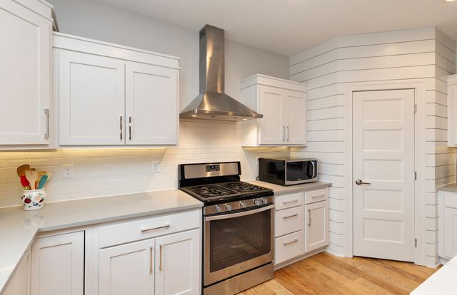 1416 NW Pine View Circle, Ankeny, IA 50023