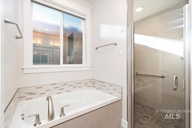 6230 N Bolsena Ln, Meridian, ID 83646