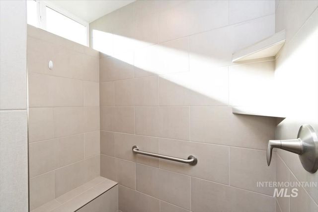 6230 N Bolsena Ln, Meridian, ID 83646