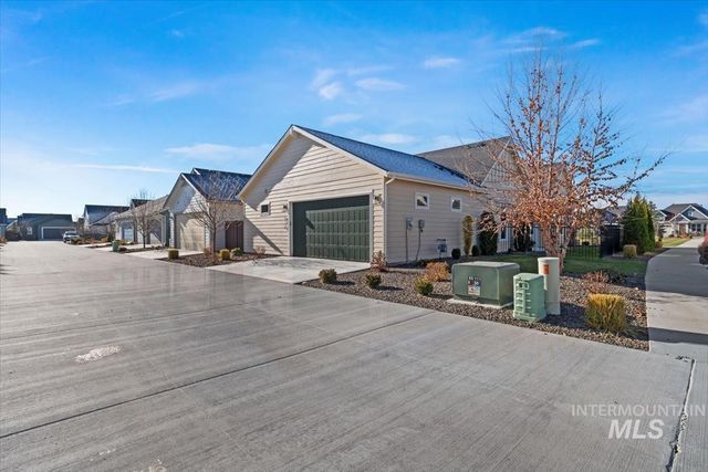 6230 N Bolsena Ln, Meridian, ID 83646