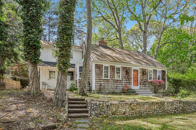 16 Valley Road, Stony Brook, NY 11790
