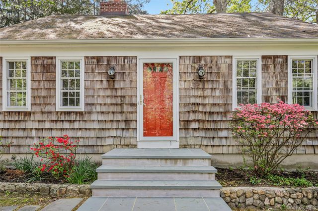 16 Valley Road, Stony Brook, NY 11790
