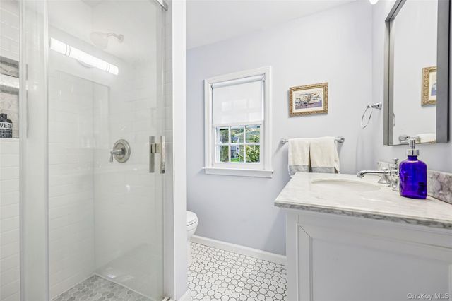 16 Valley Road, Stony Brook, NY 11790