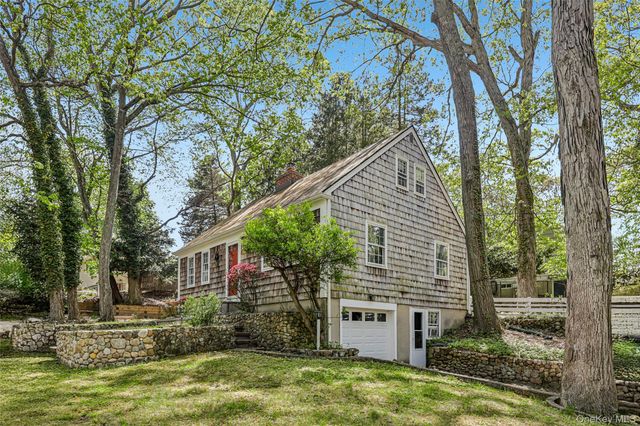16 Valley Road, Stony Brook, NY 11790