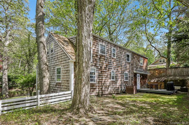 16 Valley Road, Stony Brook, NY 11790