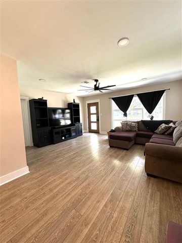 622 May Street, Jennings, LA 70546