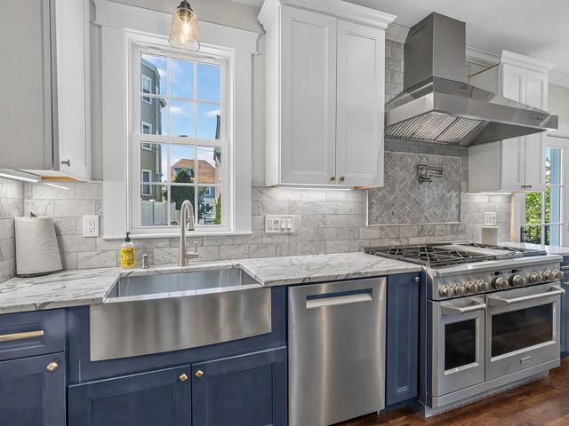 9 S Munroe Terr 9, Boston, MA 02122