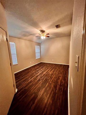 5006 Canyon Blanco Drive, Houston, TX 77045