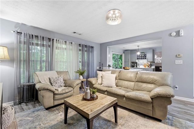 1101 Pine Acre Drive NE, Buford, GA 30518