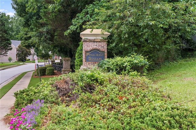 1101 Pine Acre Drive NE, Buford, GA 30518
