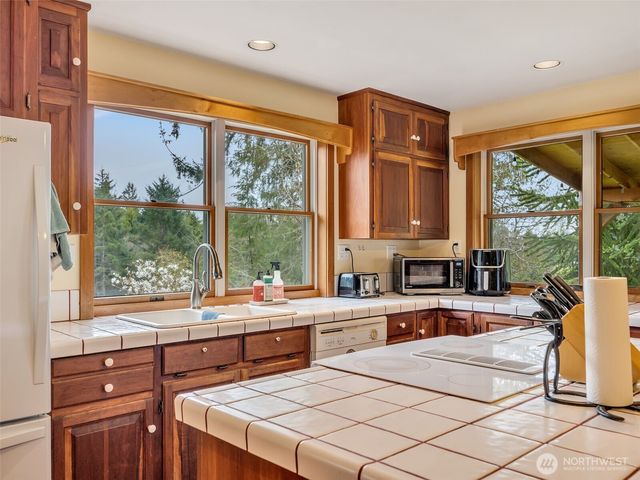 20003 Sandridge Road, Long Beach, WA 98631