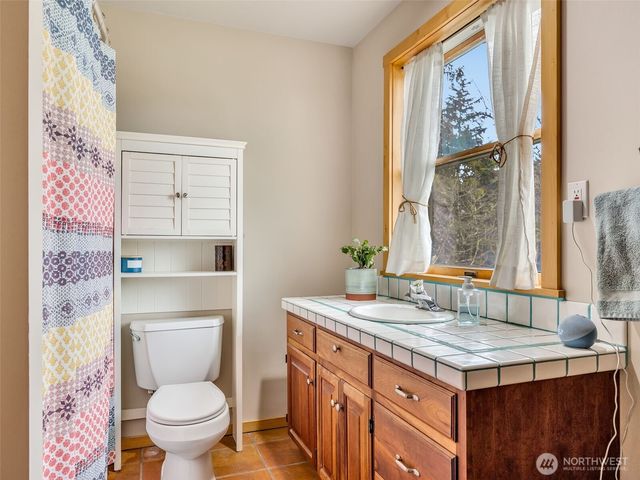 20003 Sandridge Road, Long Beach, WA 98631