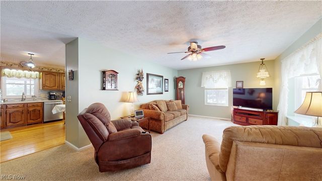 976 Braun Road, Belpre, OH 45714