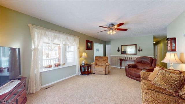 976 Braun Road, Belpre, OH 45714