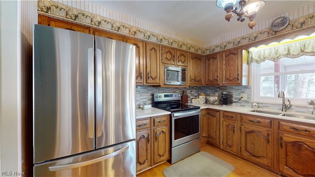 976 Braun Road, Belpre, OH 45714