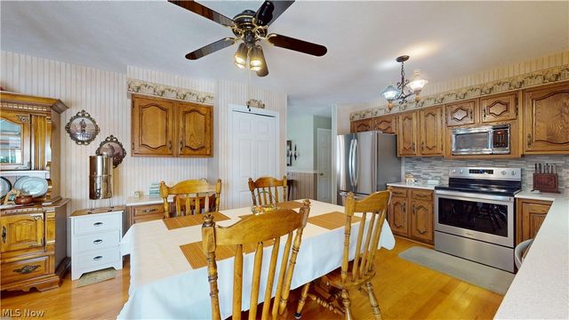 976 Braun Road, Belpre, OH 45714