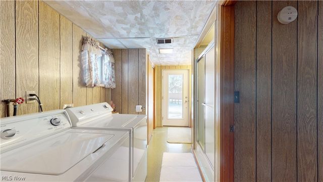 976 Braun Road, Belpre, OH 45714