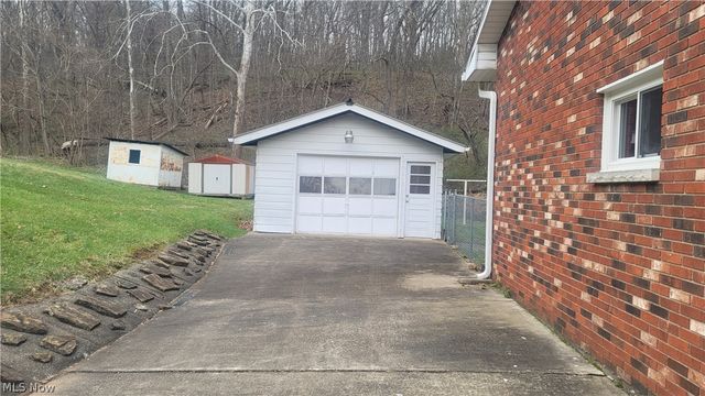 976 Braun Road, Belpre, OH 45714