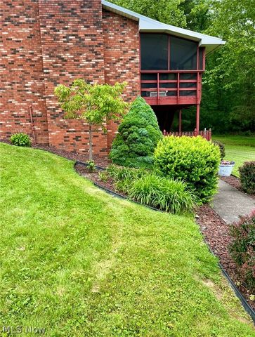 976 Braun Road, Belpre, OH 45714