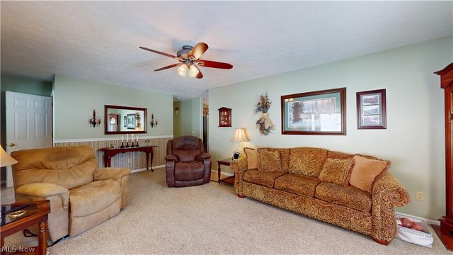 976 Braun Road, Belpre, OH 45714