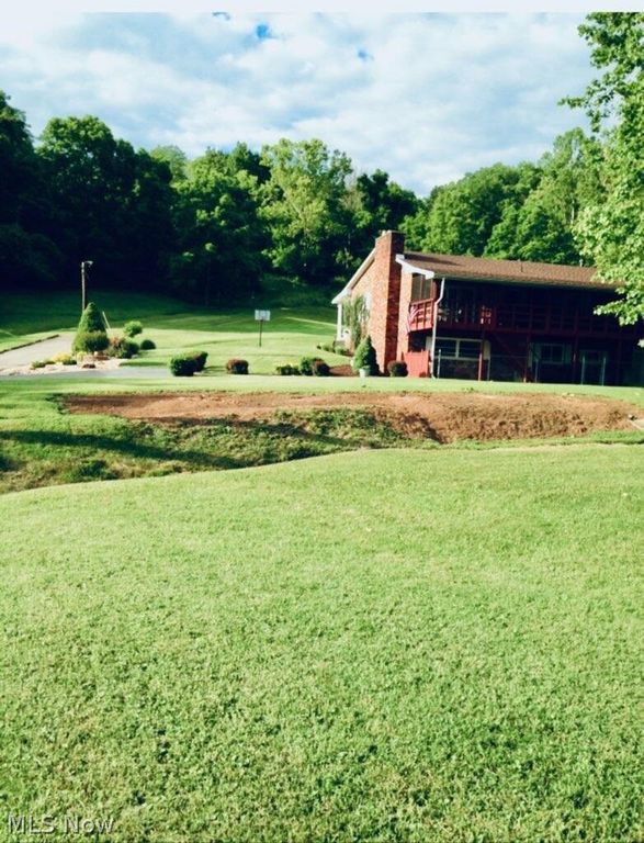 976 Braun Road, Belpre, OH 45714