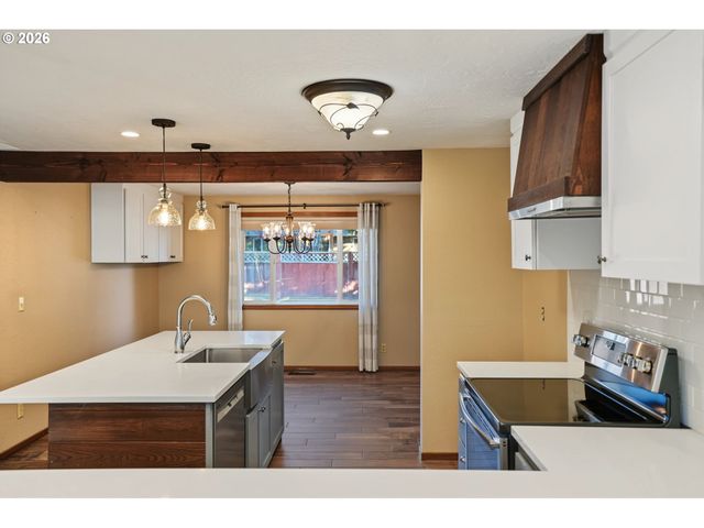 2323 LATONA Dr, Keizer, OR 97303