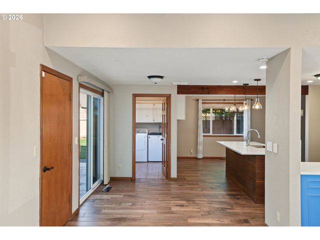 2323 LATONA Dr, Keizer, OR 97303