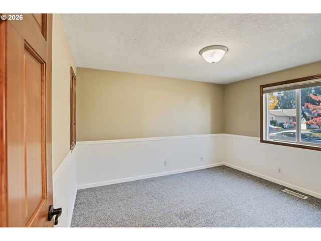 2323 LATONA Dr, Keizer, OR 97303