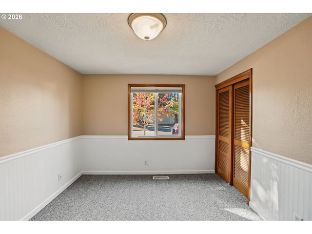 2323 LATONA Dr, Keizer, OR 97303