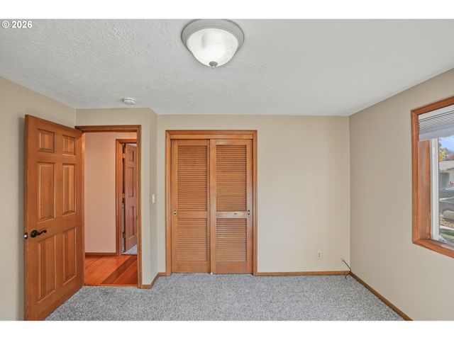 2323 LATONA Dr, Keizer, OR 97303