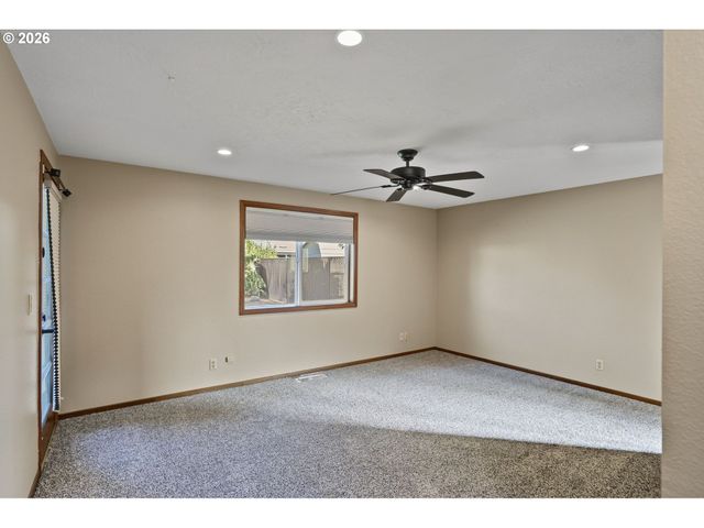 2323 LATONA Dr, Keizer, OR 97303