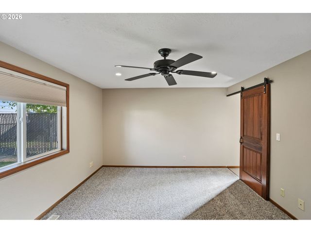 2323 LATONA Dr, Keizer, OR 97303