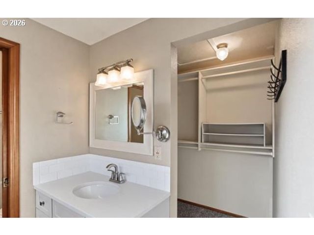2323 LATONA Dr, Keizer, OR 97303