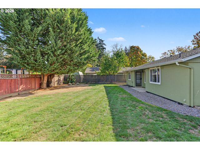 2323 LATONA Dr, Keizer, OR 97303