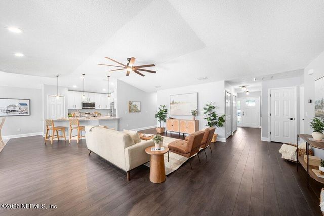 13711 N GERONA Drive, Jacksonville, FL 32224