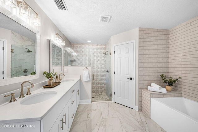 13711 N GERONA Drive, Jacksonville, FL 32224