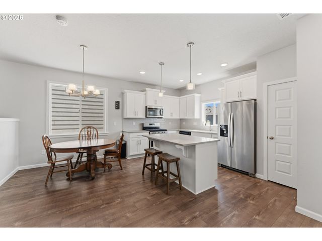 1568 19TH Ave, Forest Grove, OR 97116