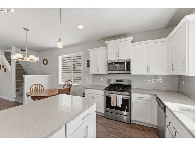 1568 19TH Ave, Forest Grove, OR 97116