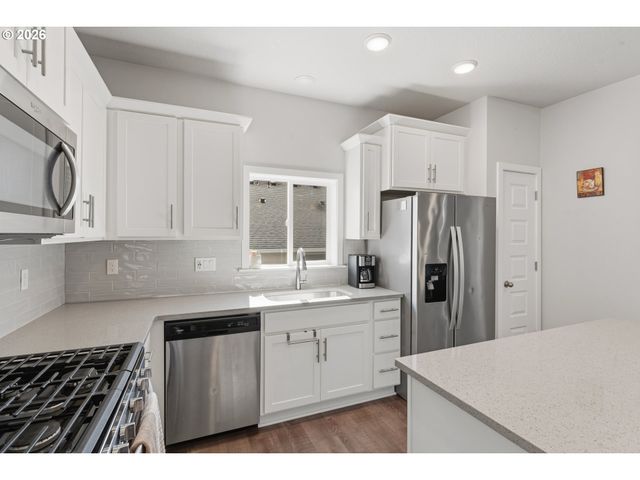 1568 19TH Ave, Forest Grove, OR 97116