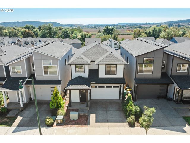 1568 19TH Ave, Forest Grove, OR 97116