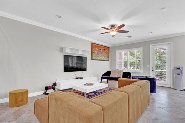 4137 Darlington Street, Palm Beach Gardens, FL 33418