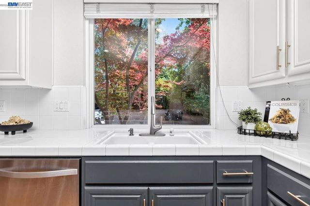 705 Newbury Street, Livermore, CA 94551