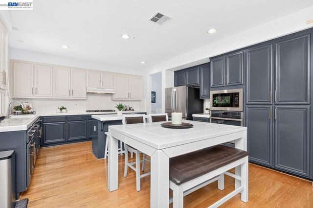705 Newbury Street, Livermore, CA 94551