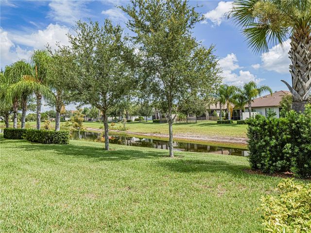 4448 Beauty Leaf Circle, Vero Beach, FL 32967