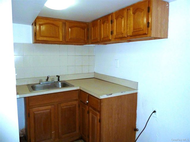 2515 Far Rockaway Boulevard, Far Rockaway, NY 11691