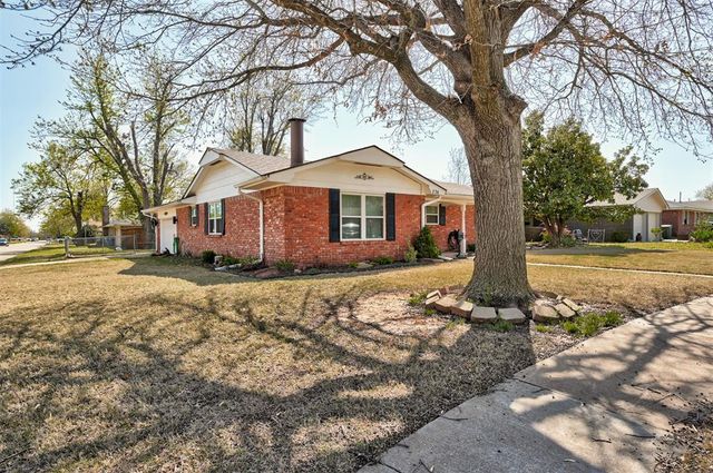 236 E 30th Street, Edmond, OK 73013